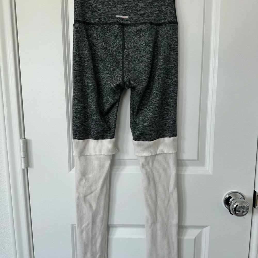 Aerie Gray and White High-Waisted Leggings/ leg warmers - Picture 3 of 5